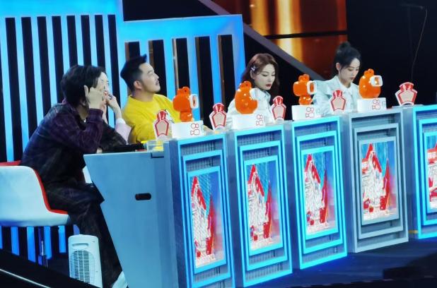 我要上春晚|《我要上春晚》首场主持人敲定，嘉宾团队星味足，抢走主持风头