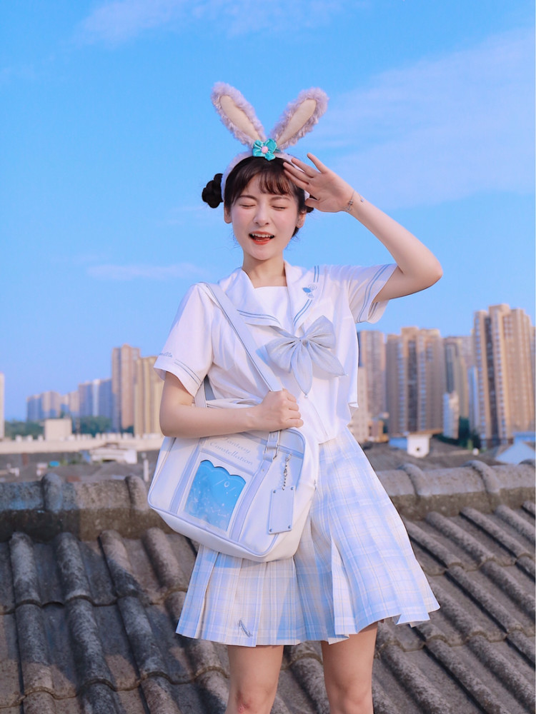 夏日冰淇淋jk制服拍照屋顶拍照