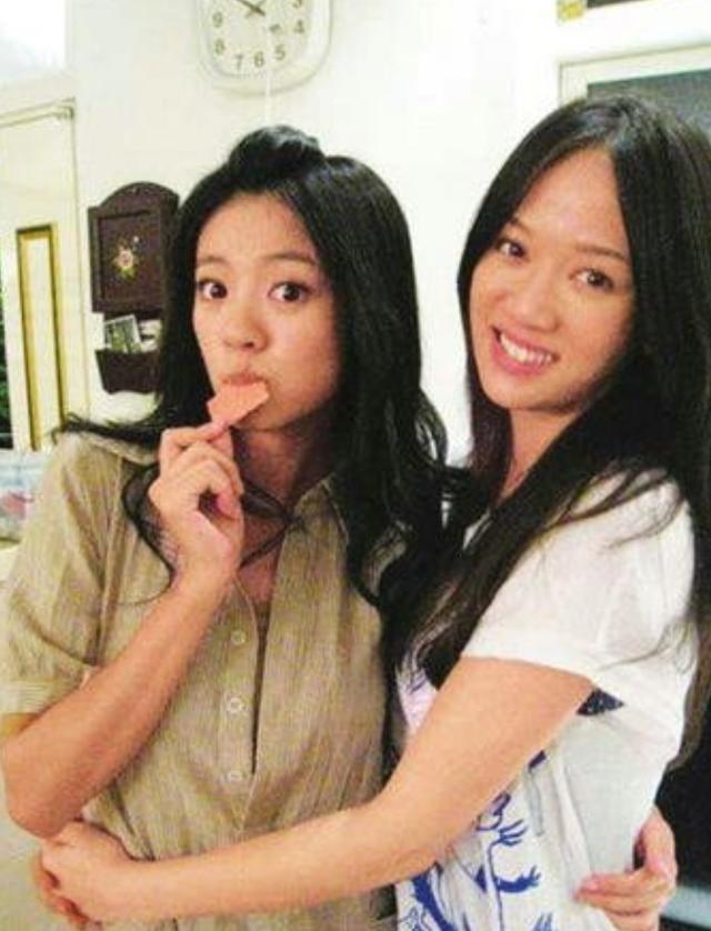 陈乔恩|陈乔恩探望安以轩二胎女儿，透露宝宝颜值超高，甚至比亲妈还美