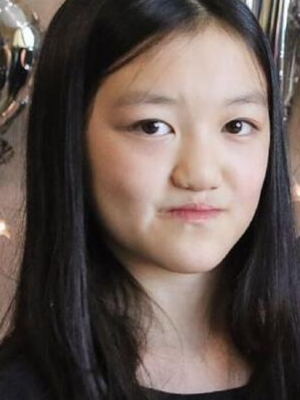 有种基因叫李亚鹏女儿,幼时曾因天生兔唇被嘲丑,近照美成小王菲!