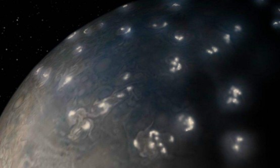 木星|地球之外首次！NASA的“朱诺号”在木星上发现瞬态发光事件