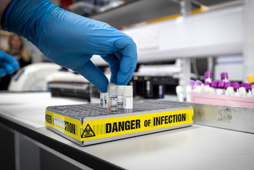 fda|FDA前负责人称：明年有望结束新冠疫情！但20％美国人称将拒绝接种疫苗