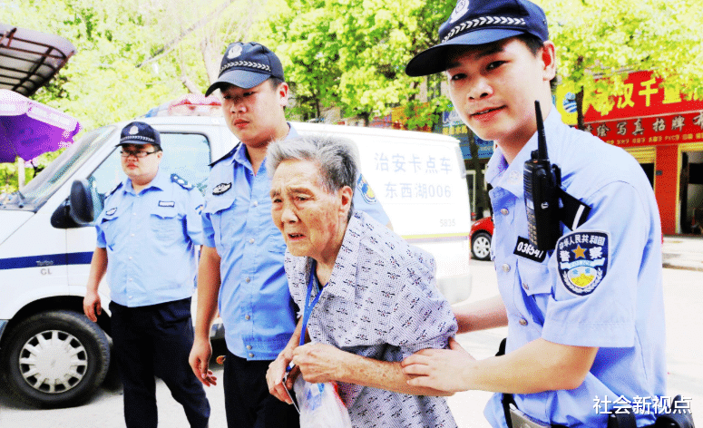 目无王法男子锁喉抱摔放倒民警大喊知道我爸是谁你家不想要了