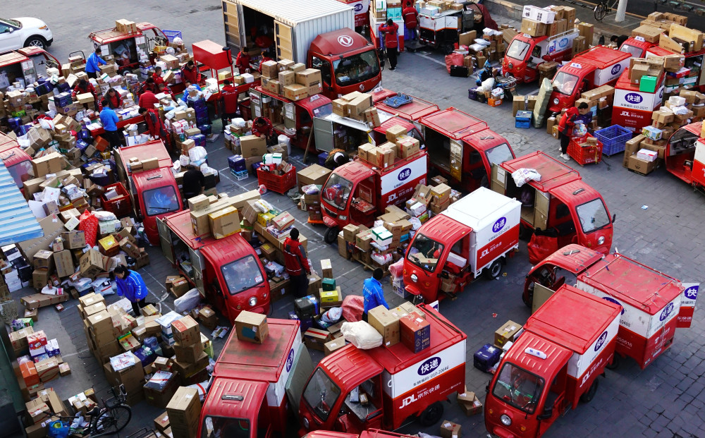 又一里程碑中国快递年业务量首次突破700亿件