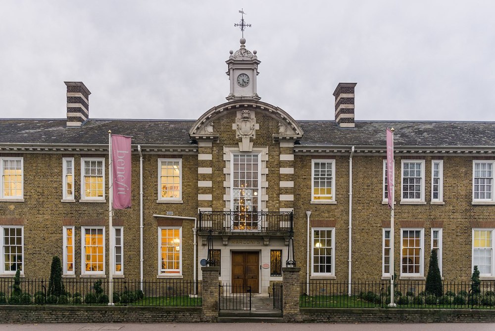 |飞行员大喊三声“MAYDAY”意味着什么？