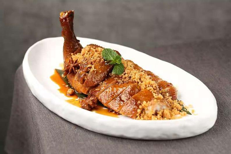 鸿运桂花鸡畅销狗不理的鸿运桂花鸡,好吃不贵,49元一只,外酥里嫩的