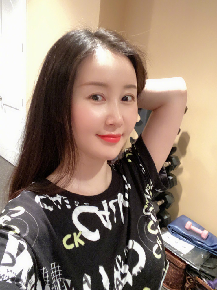 舒畅|舒畅辟谣隐婚生子：是椅子不是婴儿床，本人从未有过婚史，未生育