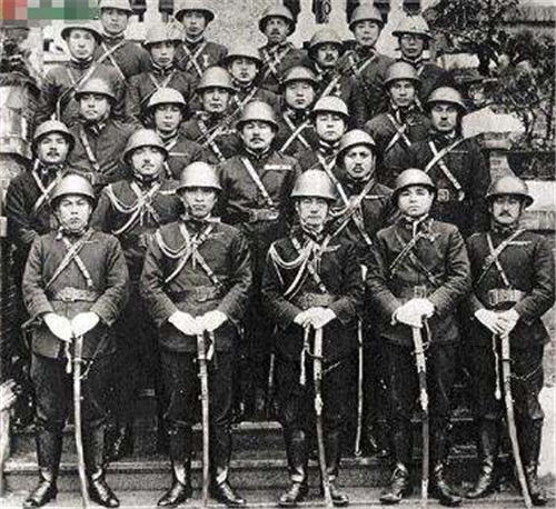 中国抗日老兵站岗 看见一物上蹿下跳 一枪击毙后 日本举国悲痛 腾讯新闻