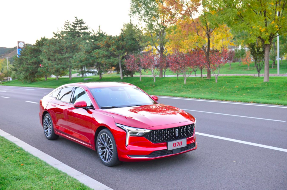 "新国民家轿"蓄势待发!全新第三代奔腾b70终端火爆