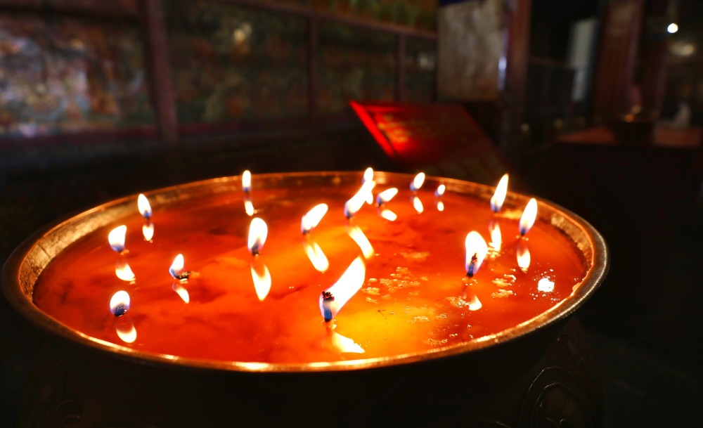 拉萨旅游攻略在西藏如何用傅首尔的方式花80买下800的东西