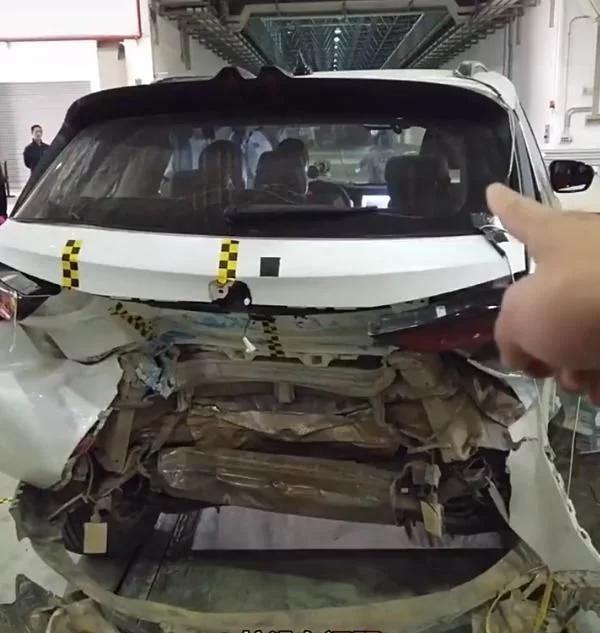 长安cs75plus追尾碰撞测试出炉买国产车图的就是安全