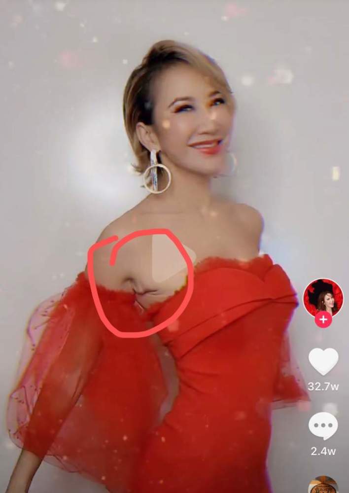 45岁李玟腋下暴露年纪网友说别对女明星太苛刻