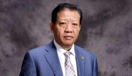 他25岁下海,妻子陪他打拼19年,发迹后,把58岁妻子打成植物人|关彦斌