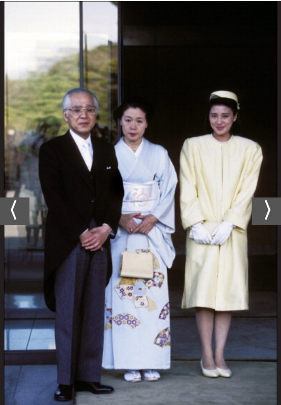 德仁天皇当年抱得美人归或许有点仗势欺人但雅子皇后很幸福