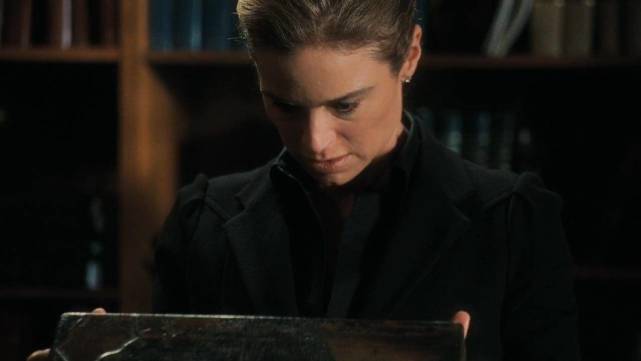 《电锯惊魂5》,由大卫·海克尔执导,托宾·贝尔(饰演 竖锯/约翰