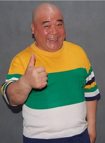 1993年,李嘉存当上了"蓝天六必治"牙膏的形象大使,其实这完全是个巧合