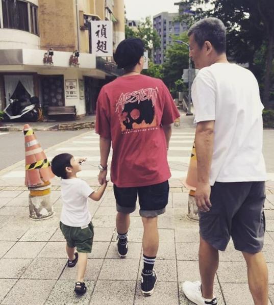 黄鸿升|黄鸿升去世两月，黄婷婷发小鬼相关视频回忆，杨丞琳暖心留言