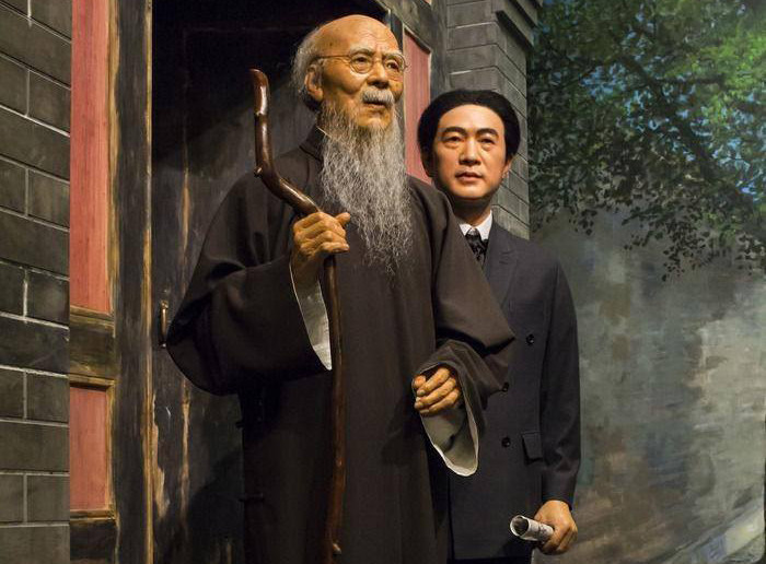 齐白石|齐白石不画虾徐悲鸿不画马，让他们挑战画猪，谁更强？