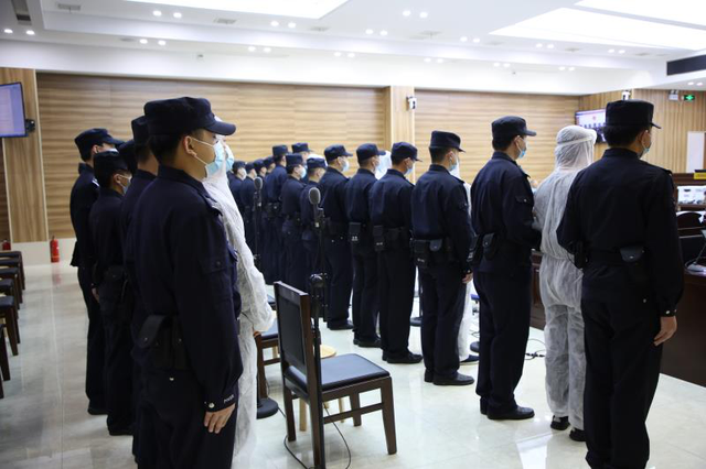扫黑除恶阳新法院亮剑公开审理16人涉黑案
