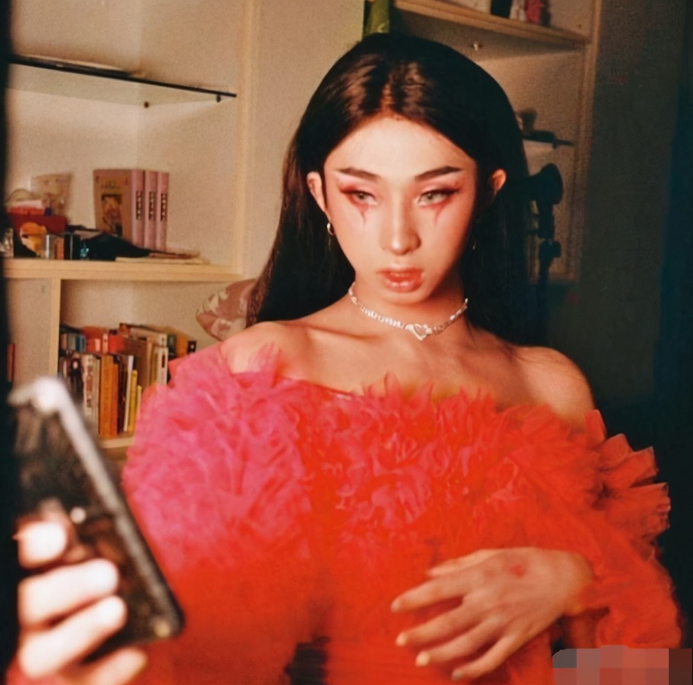 伊能静|伊能静18岁儿子穿女装又要休学？他通通澄清：都是开玩笑