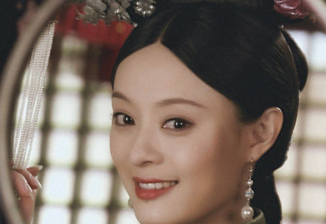 比如说《甜蜜蜜》,《一世情缘》,《新上海滩》,《血色浪漫》等等,都是