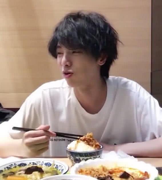 难怪华晨宇会瘦这么多看到他的饭食后想胖都难