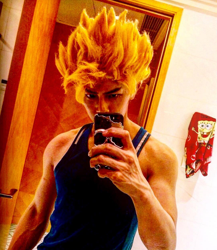 第二个是超级赛亚人的cos,一般头发特别粗大的动漫角色都是十分难cos