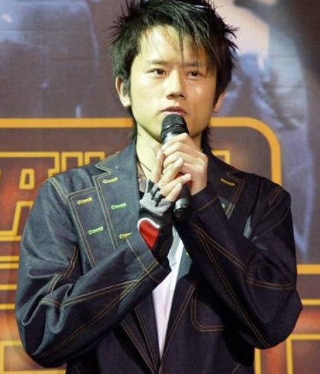 张杰"怕"了谢娜13年,你以为只是"情真意切",其实藏着秘密