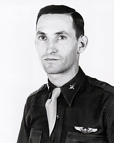 新手克高手美军双料王牌飞行员戴维斯被第11次升空的张积慧击落