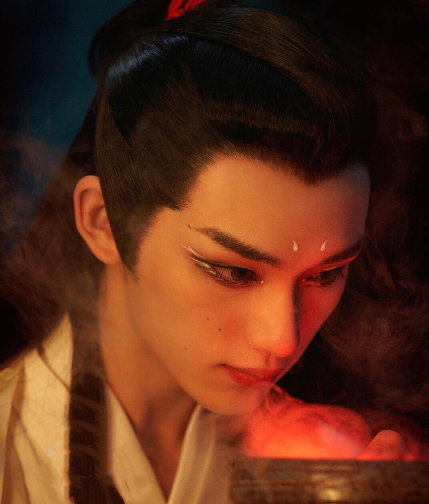 李现,邓伦,丁程鑫等等,为什么越来越多男明星热衷于演男狐仙了