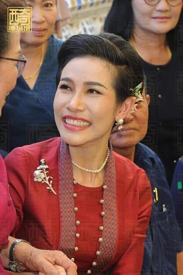 获准蓄发?贵妃诗妮娜成泰王后宫中唯2蓄长发女性,地位获提升