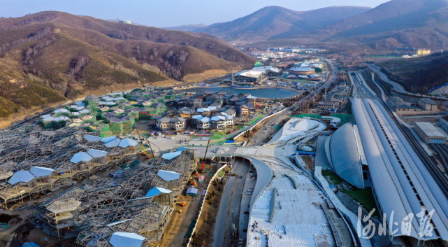 冬奥建设有点忙无人机航拍张家口市崇礼太子城冰雪小镇