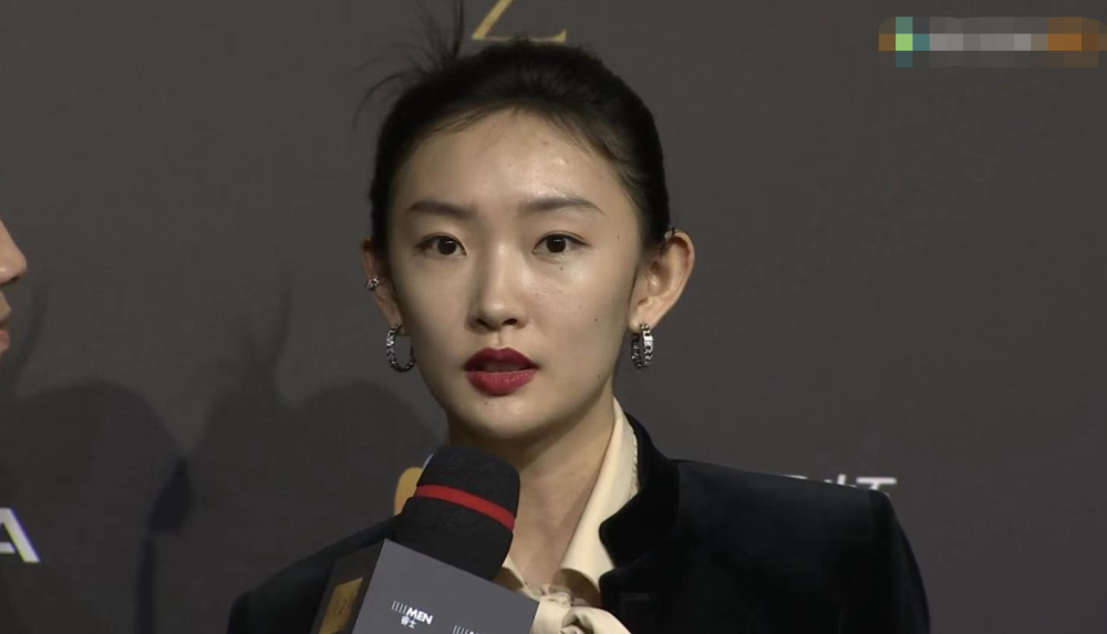 范冰冰|电影盛典颜值大赏：范冰冰造型浮夸巧露香肩，金晨白到发光似仙女