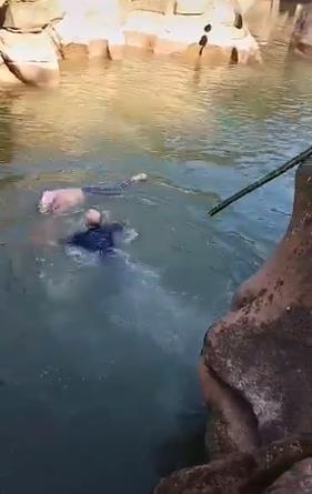 英国_体育|勇救落水女孩的英国总领事 是个不折不扣的体育迷