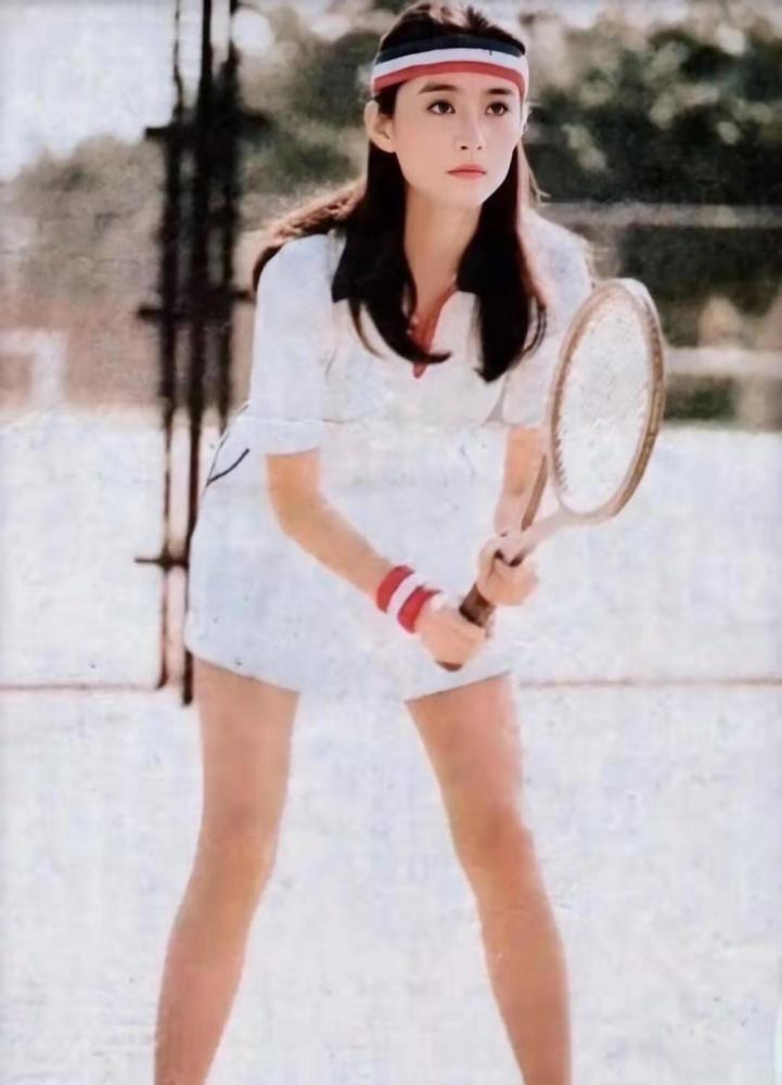 林青霞|林青霞六年后首晒无滤镜近照，颜值仍然惊艳众网友