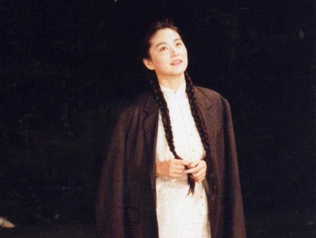 林青霞|林青霞六年后首晒无滤镜近照，颜值仍然惊艳众网友