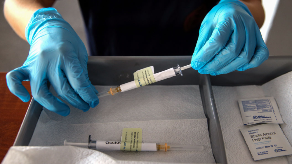 莫德纳公司|美国两个疫苗都说很有效，中国新冠疫苗呢？