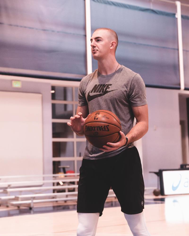 励志偶像卡鲁索最新训练照出炉穿科比战靴苦练技术