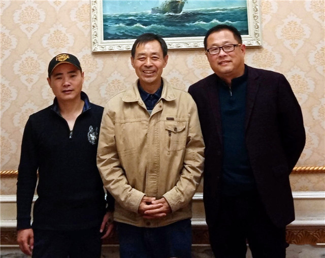 马保国|马保国签约功夫电影！这次有备而来秀闪电五连鞭，却把路人逗乐了