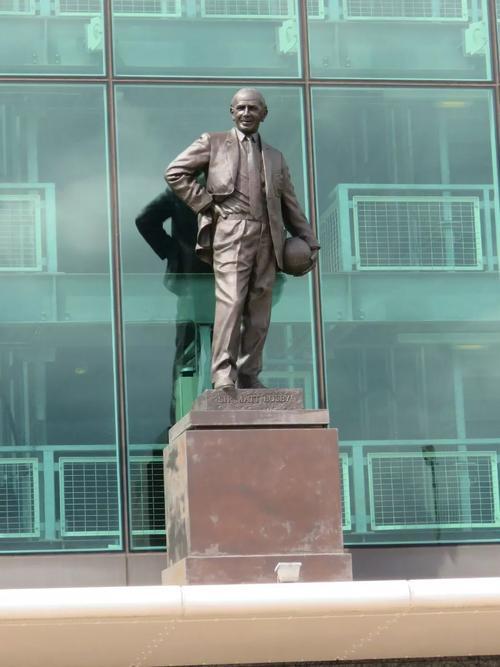 阴阳五行,相生相克,红魔与红军,经常的死敌,偶尔的温情!