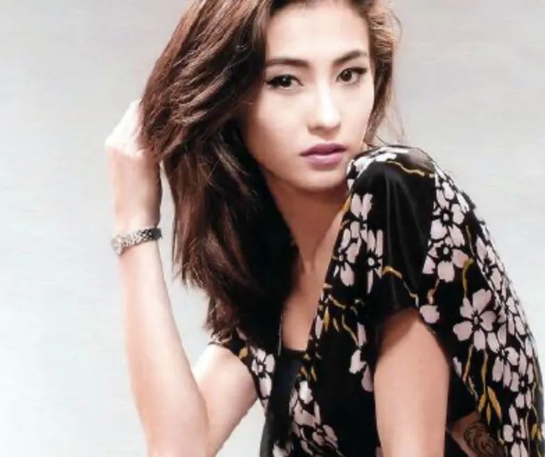 张柏芝|她的脸变化可真大……