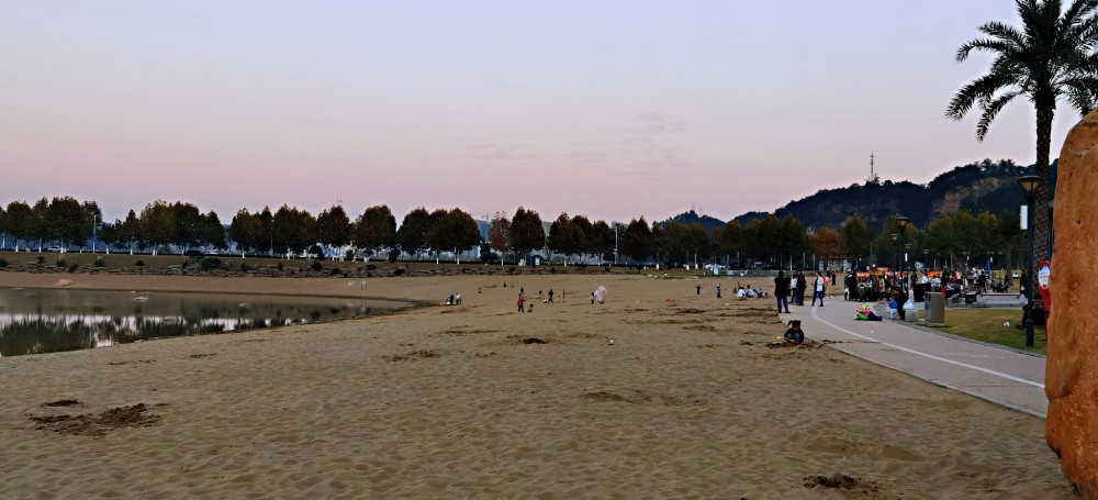 著名瓷都景德镇不只有陶瓷,还有变色龙和白沙滩