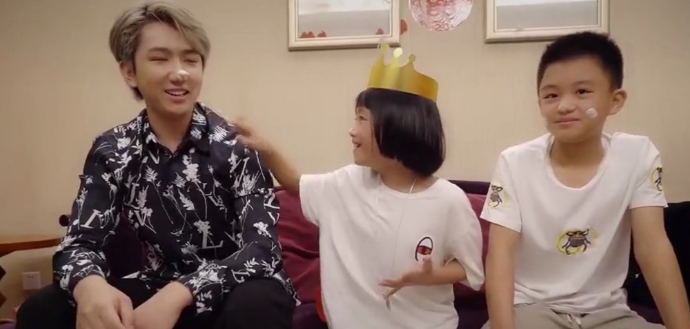 变形计|《变形记》主人公控诉节目组恶意剪辑，举横幅喊话“还我清白”