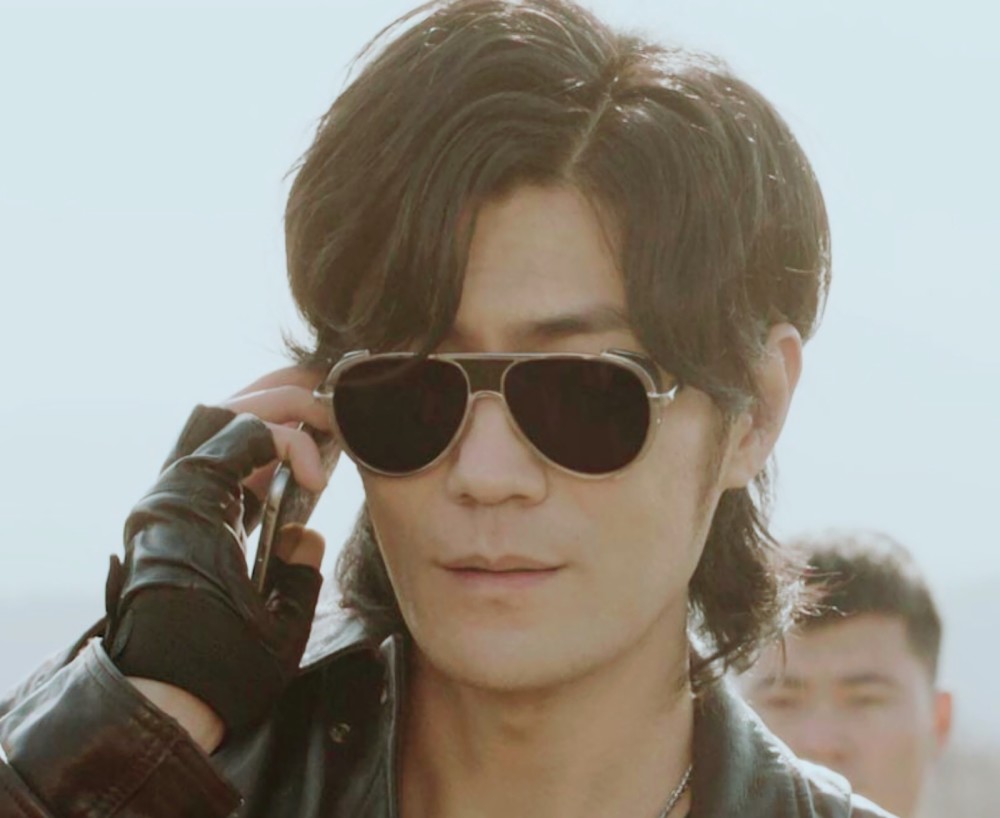 沙海黑眼镜不是普通的酱油配角这个永远笑着的人惹人心疼