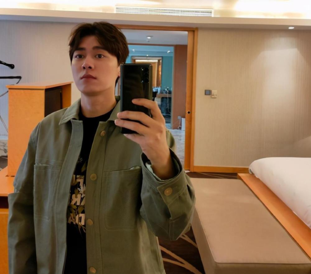 李易峰|李易峰仍被传和杨幂领证靠女人走红？他辟谣后潜心蛰伏，用实力正名