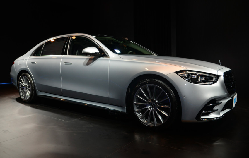 全新奔驰sclass穿上休闲服的史泰龙强壮依旧