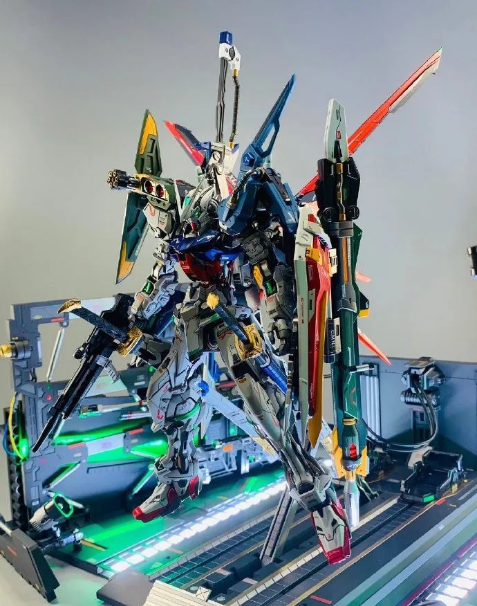 强袭武器排行_全装备搭载,风暴圣剑·强袭高达模型