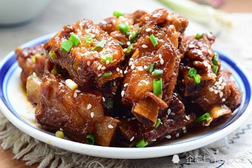 连吃两碗饭也没停住的家常美食 爽口开胃巨解馋 百吃不腻 家常美食 排骨 白芝麻 鸡蛋 酱油 东坡肉