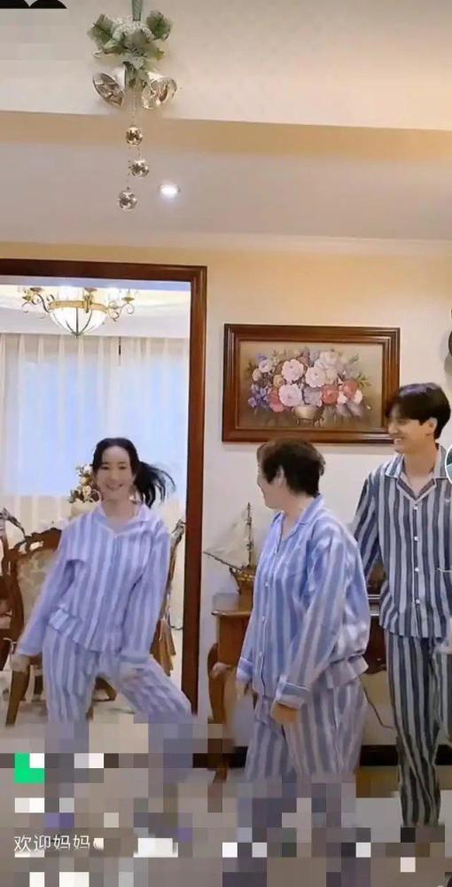 整容|整容整成网红脸，和男星公布恋情不被看好，但两个人现在越来越甜