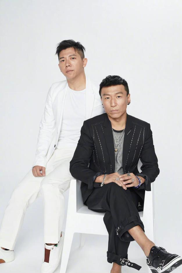 胡海泉晒照庆陈羽凡45岁生日暖心称兄台22年老友现境遇大不同